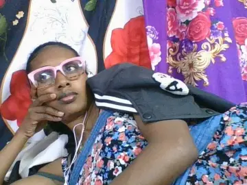Ninie1a  live sex cam