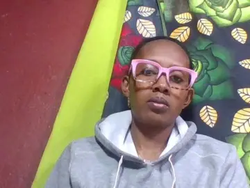 Ninie1a  live sex cam