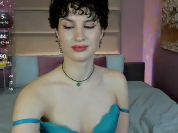 AdelinePerle  live sex cam