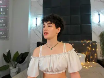 AdelinePerle  live sex cam