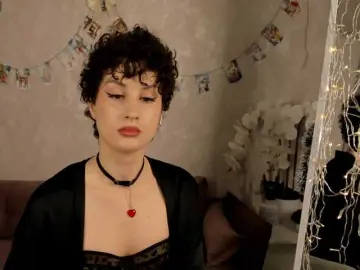 AdelinePerle  live sex cam