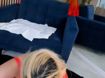 CurvyyVanessa  live sex cam