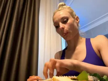 GillianChe  live sex cam