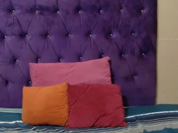 LOLLYEROTICBEE  live sex cam