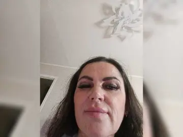 Miss-kiss-kiss  live sex cam