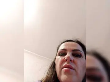 Miss-kiss-kiss  live sex cam