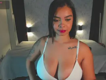Crazy-babyy  live sex cam