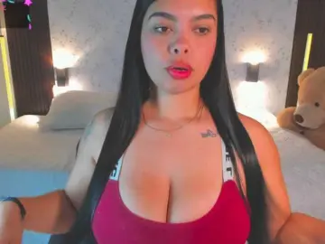 Crazy-babyy  live sex cam