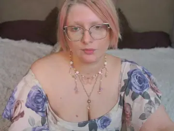 KiraKolobok  live sex cam