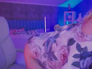 KiraKolobok  live sex cam
