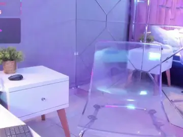 NikkiEvans  live sex cam