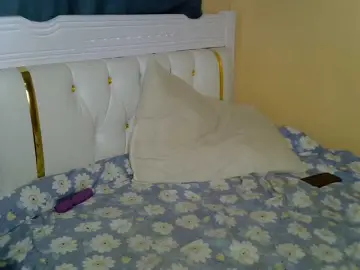 PetiteAlluree  live sex cam