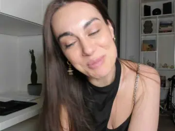 Bubble-gum122  live sex cam