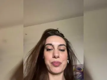 Bubble-gum122  live sex cam