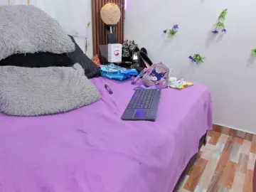 Connyblonde  live sex cam