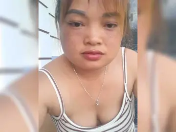 Lyna2k  live sex cam