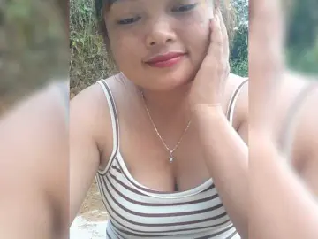 Lyna2k  live sex cam