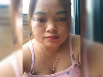 Lyna2k  live sex cam