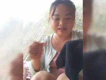 Lyna2k  live sex cam
