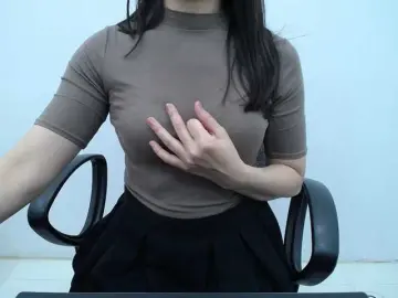 Lady-Young  live sex cam