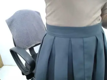 Lady-Young  live sex cam