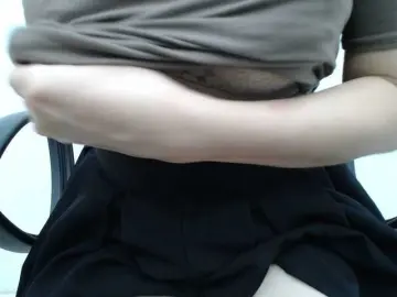 Lady-Young  live sex cam