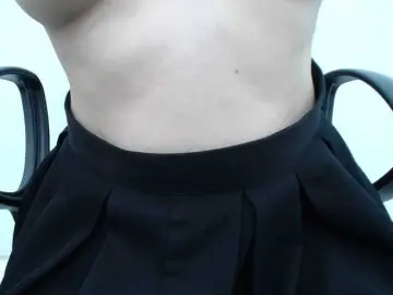 Lady-Young  live sex cam