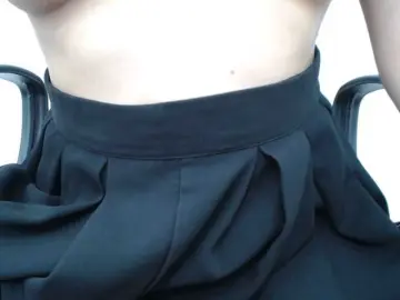 Lady-Young  live sex cam