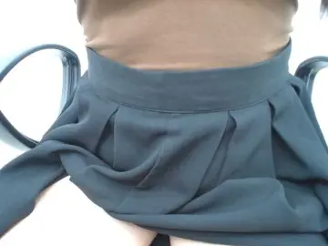 Lady-Young  live sex cam