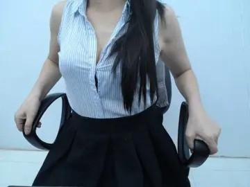 Lady-Young  live sex cam