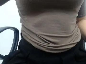 Lady-Young  live sex cam