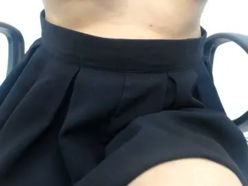 Lady-Young  live sex cam