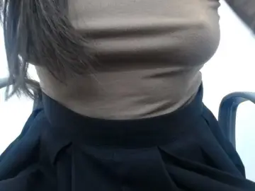 Lady-Young  live sex cam