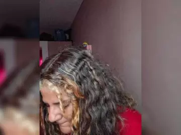 Laina97  live sex cam