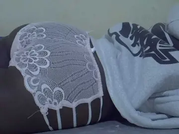 Sexyhanish  live sex cam