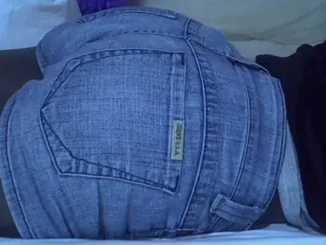 Sexyhanish  live sex cam
