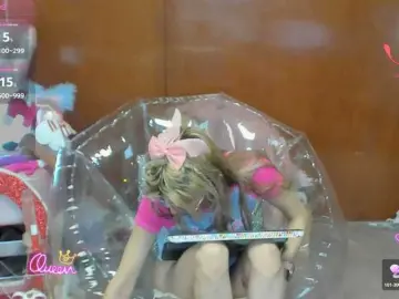 Skin-3  live sex cam