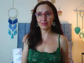 IberianMoonMK  live sex cam