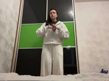 RenayBellair  live sex cam