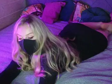 Victoria-  live sex cam