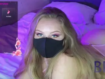 Victoria-  live sex cam