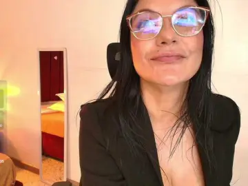 Zuzana21  live sex cam