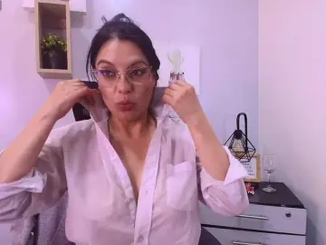 Zuzana21  live sex cam