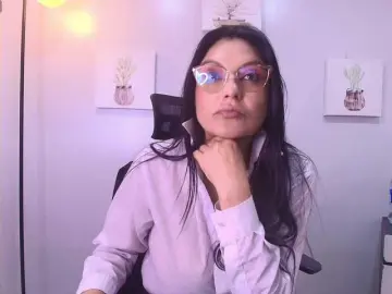 Zuzana21  live sex cam