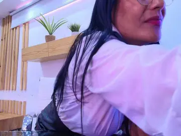 Zuzana21  live sex cam