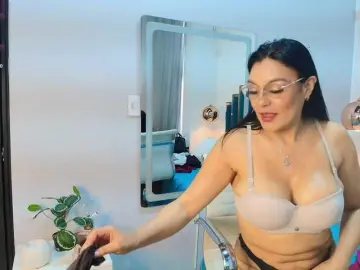 Zuzana21  live sex cam
