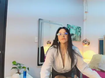 Zuzana21  live sex cam