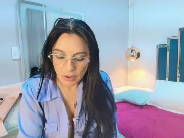 Zuzana21  live sex cam