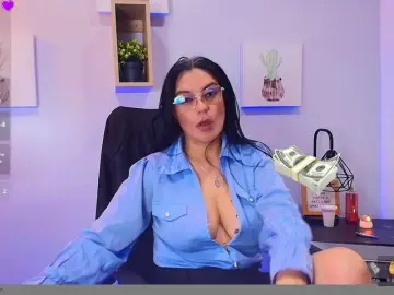 Zuzana21  live sex cam