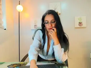 Zuzana21  live sex cam